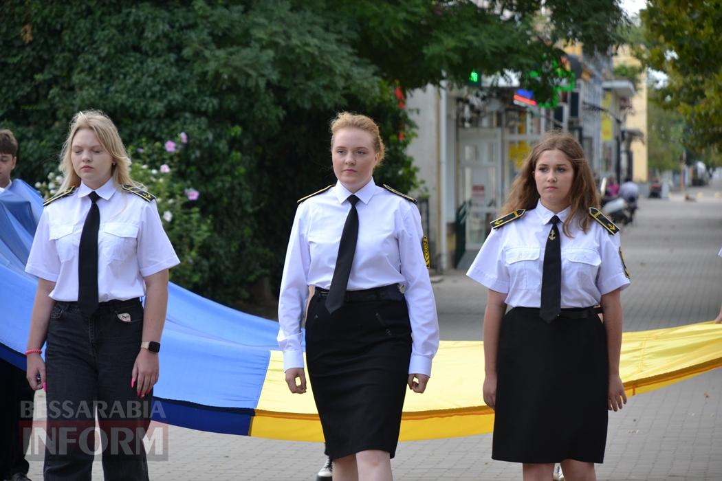 У Кілії урочисто замайорів восьмиметровий синьо-жовтий прапор