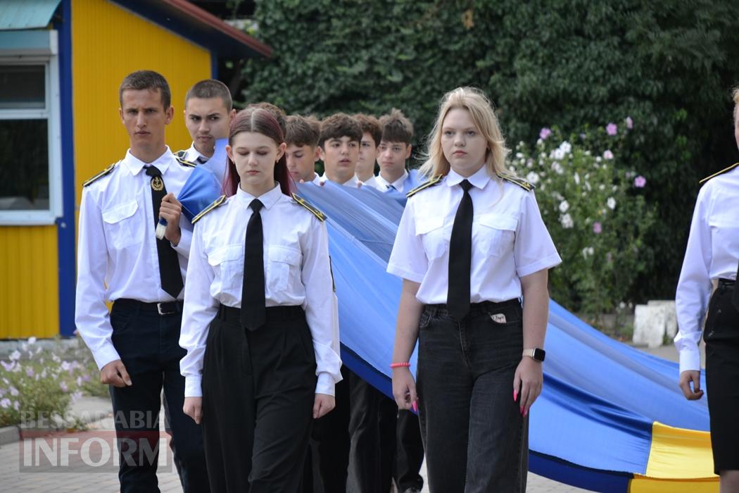 У Кілії урочисто замайорів восьмиметровий синьо-жовтий прапор