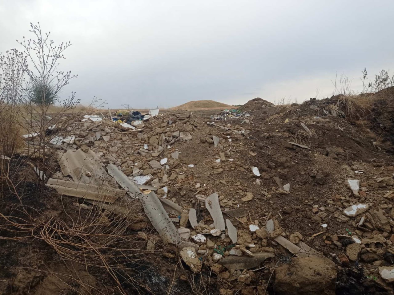 В Арцизі місцеві мешканці засипають сміттям стародавню археологічну пам’ятку