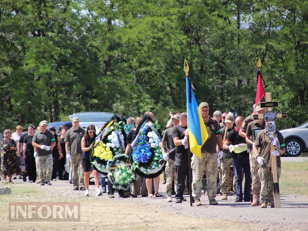 «Сашко з нами, поки ми пам’ятаємо»: Болград провів в останню путь свого захисника Олександра Бур’янова