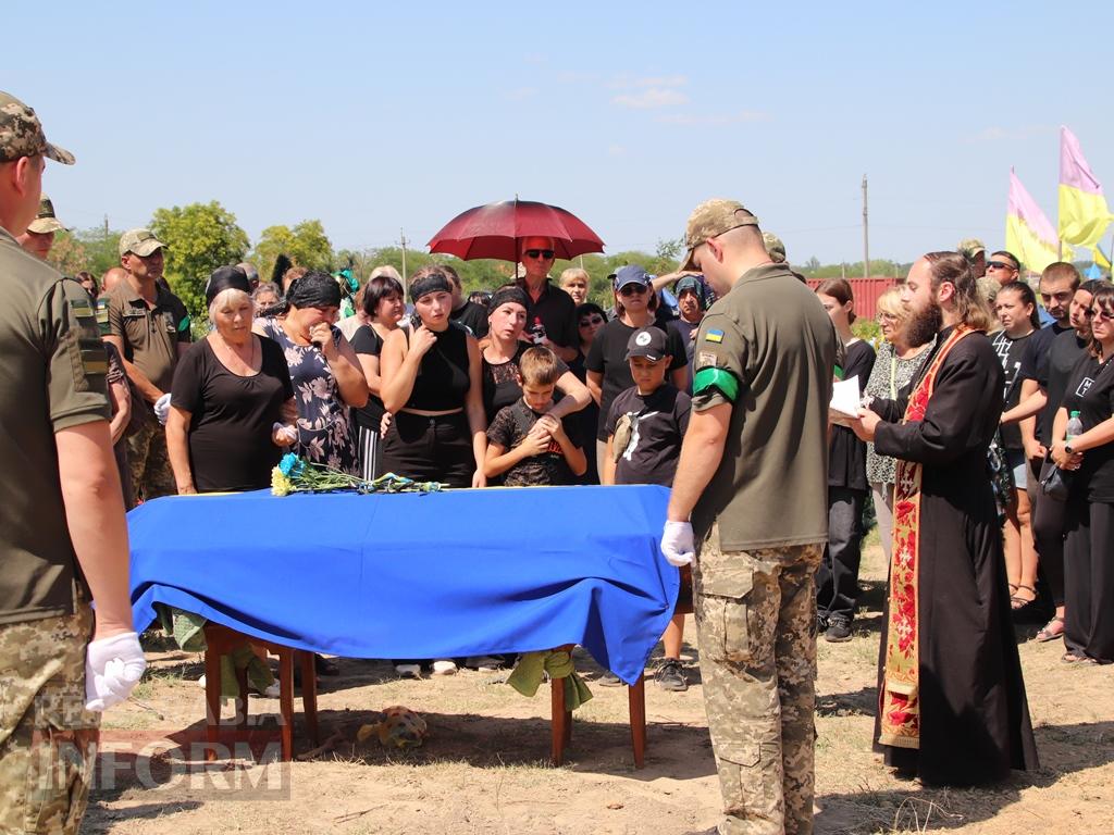«Сашко з нами, поки ми пам’ятаємо»: Болград провів в останню путь свого захисника Олександра Бур’янова