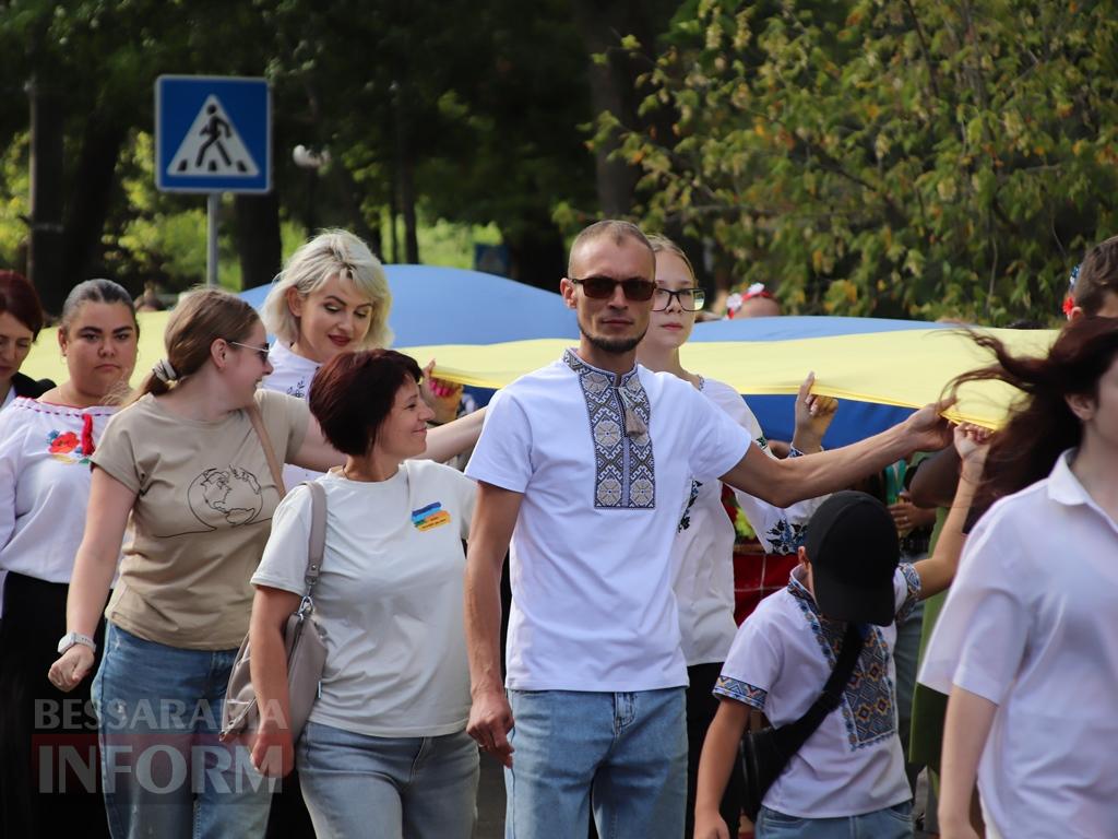 В Болграді вперше відзначили День Державного Прапора України ходою з 40-метровим синьо-жовтим стягом по вулицях міста