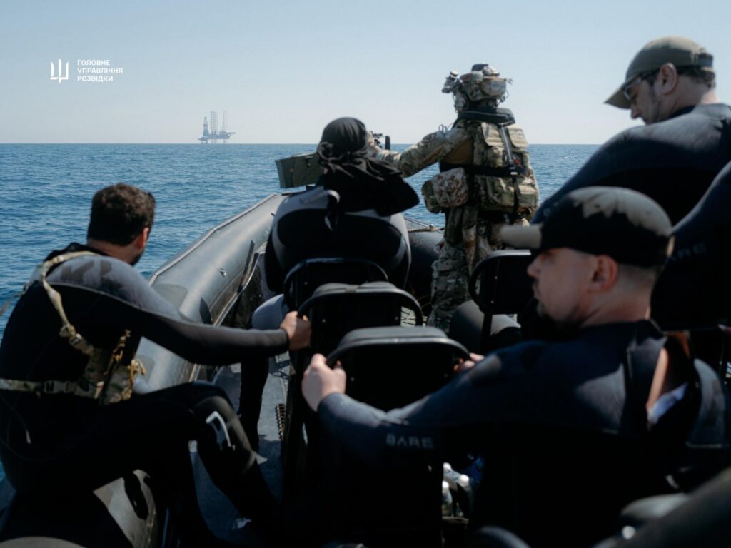 Кирило Буданов відвідав острів Зміїний та газовидобувні платформи у Чорному морі