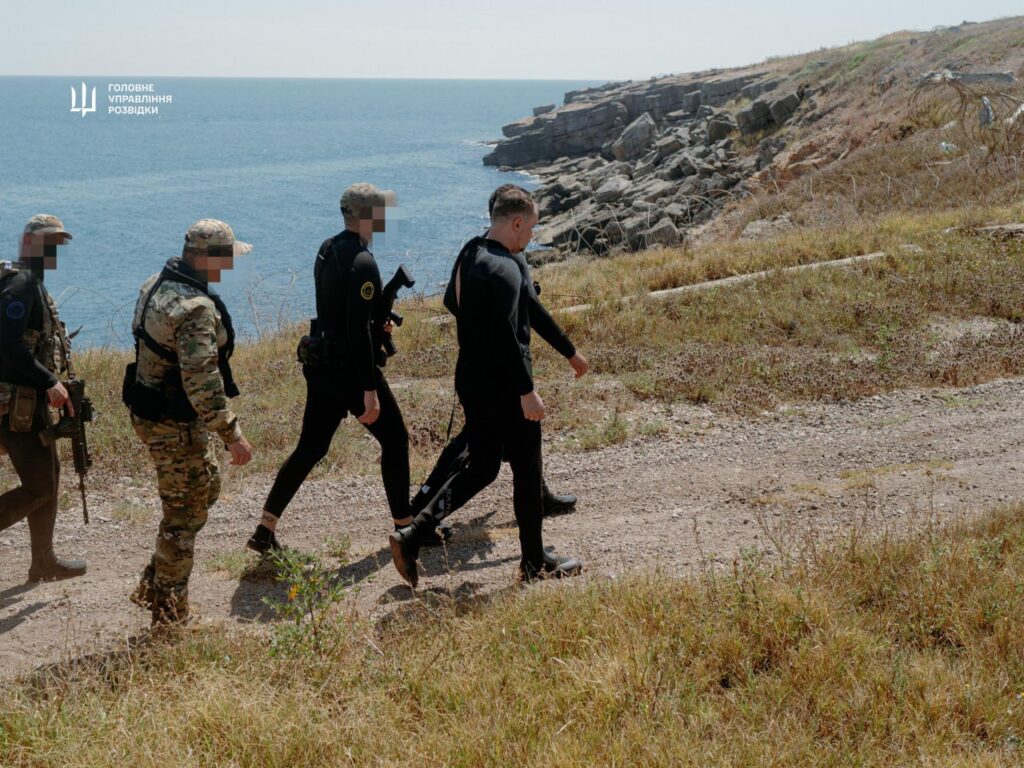 Кирило Буданов відвідав острів Зміїний та газовидобувні платформи у Чорному морі