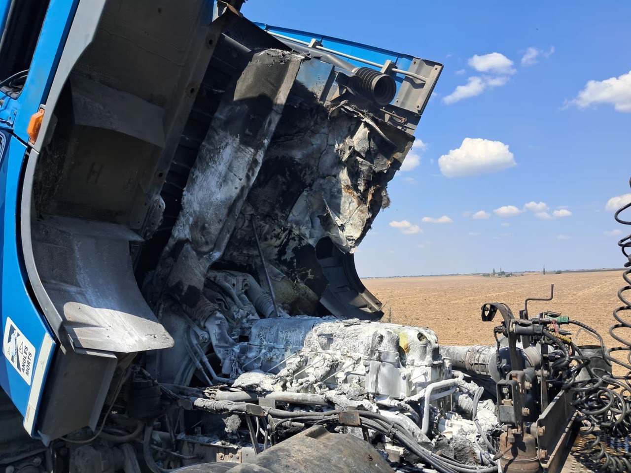 На трасі Одеса-Рені загорілась вантажівка