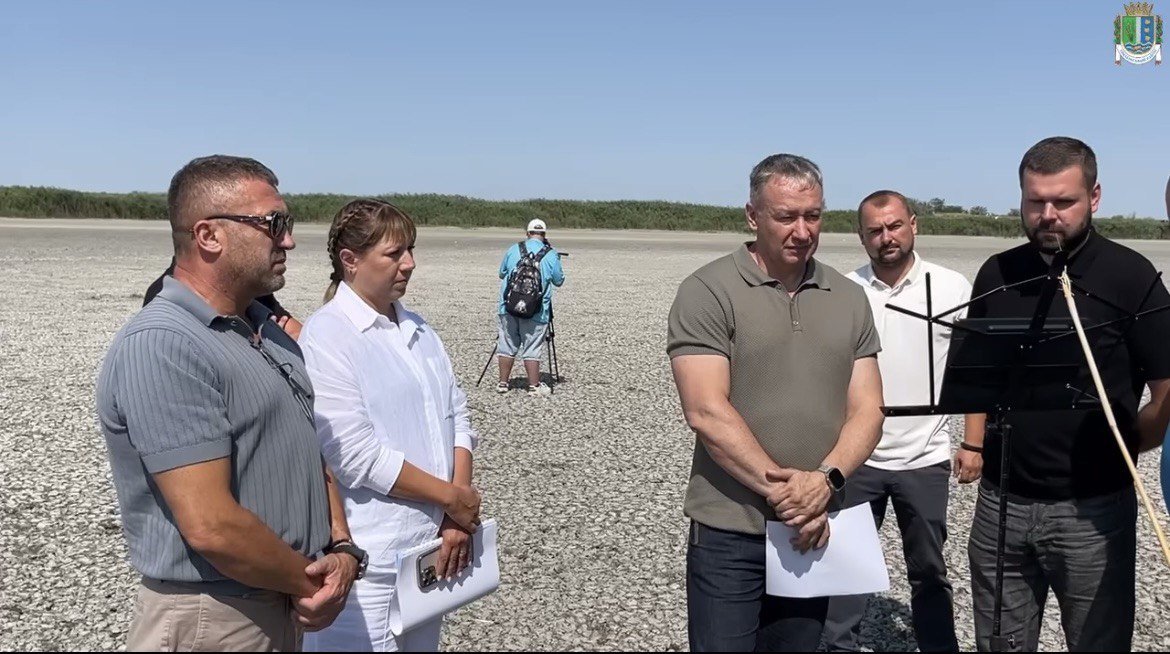 Озеро Китай на межі загибелі: голови громад обговорили шляхи виходу з екологічної кризи