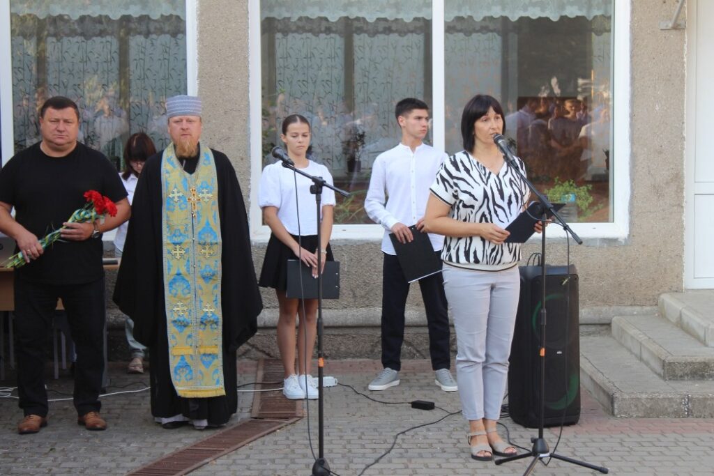 У Саф'янівській громаді відкрили меморіальну дошку загиблому захиснику Владиславу Варлакову