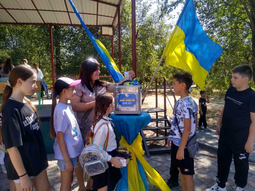 На благодійному ярмарку учні з Тарутинської громади зібрали понад 35 тисяч гривень на ЗСУ