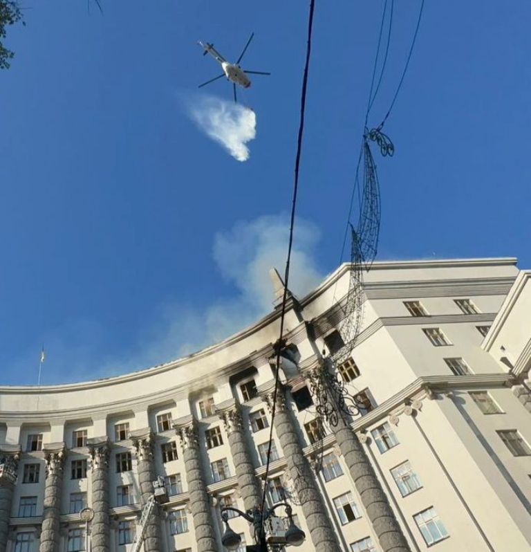 Вперше з початку повномасштабного вторгнення росіяни поцілили у будівлю Кабміну