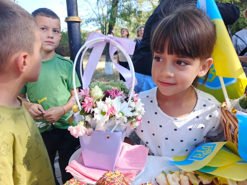 На благодійному ярмарку учні з Тарутинської громади зібрали понад 35 тисяч гривень на ЗСУ