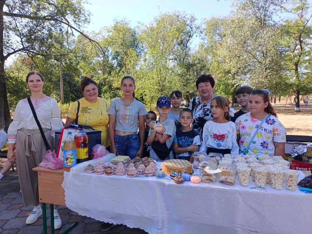 На благодійному ярмарку учні з Тарутинської громади зібрали понад 35 тисяч гривень на ЗСУ