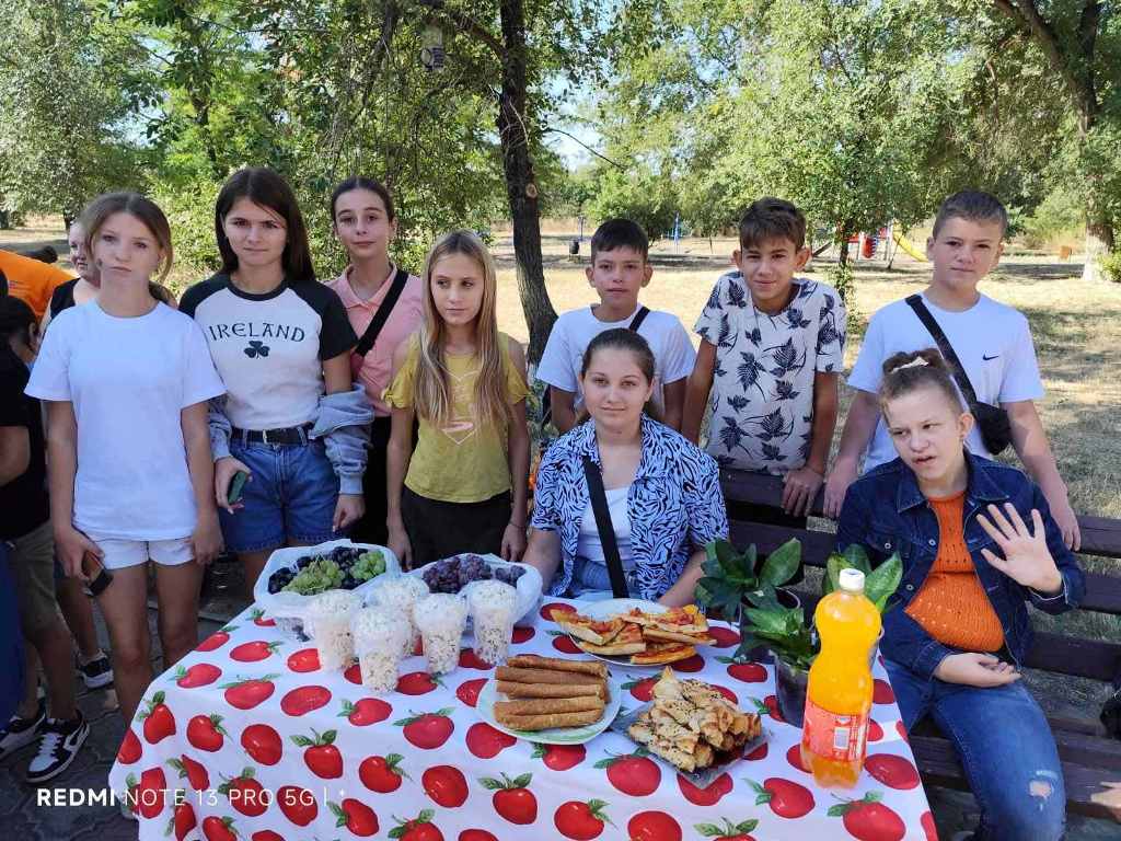 На благодійному ярмарку учні з Тарутинської громади зібрали понад 35 тисяч гривень на ЗСУ