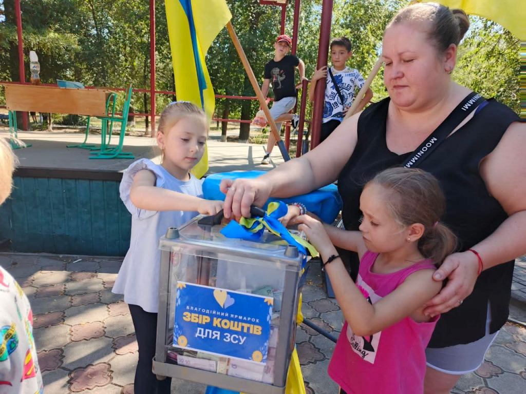 На благодійному ярмарку учні з Тарутинської громади зібрали понад 35 тисяч гривень на ЗСУ