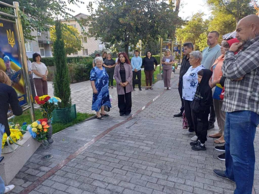 У Саратській громаді вшанували пам'ять воїна, який загинув два роки тому під Бахмутом