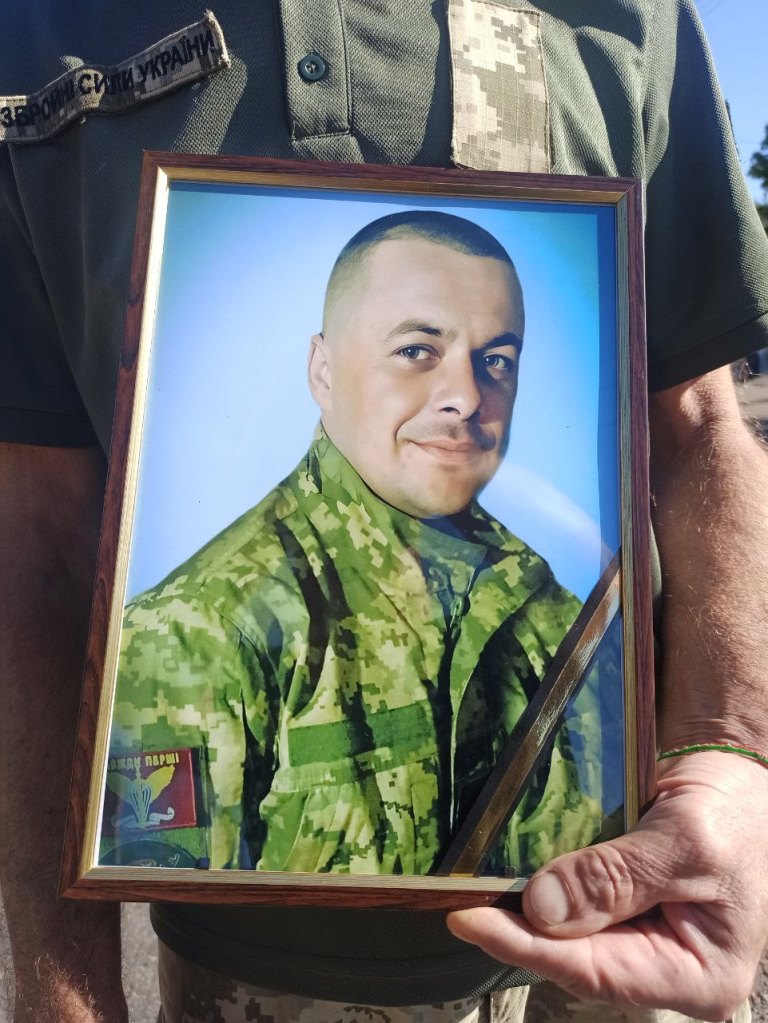 В Арцизькій громаді попрощалися із полеглим захисником України Яном Платоновим