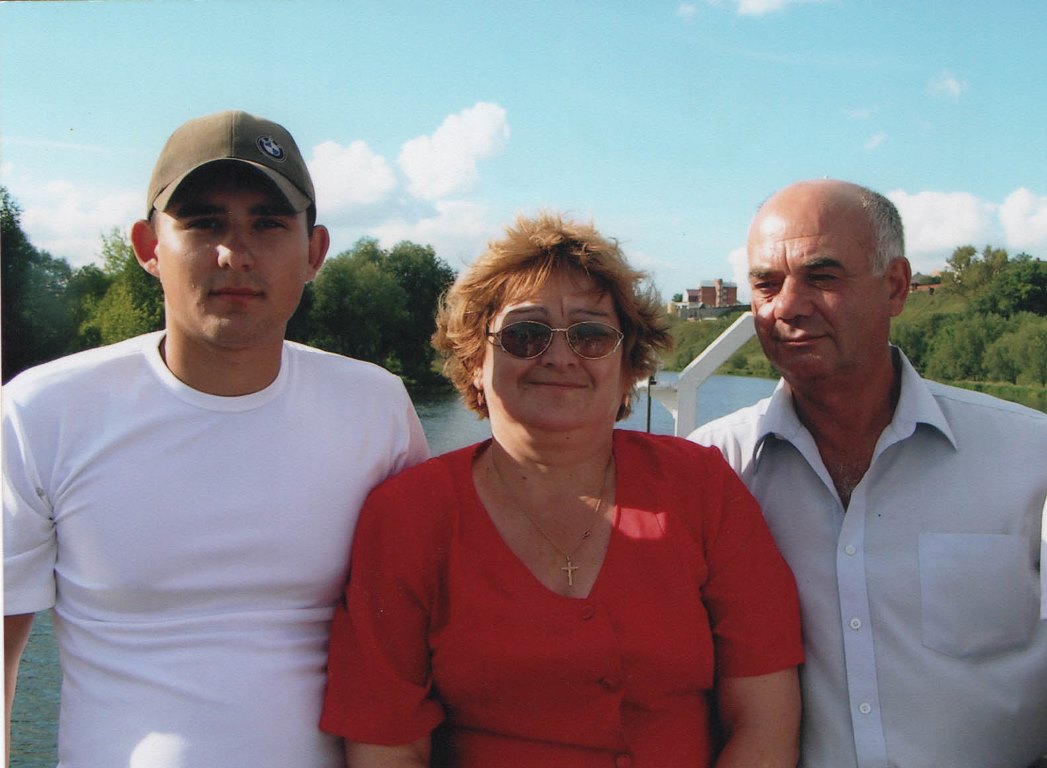 «Я кожній матері бажаю такого сина», - пам’яті загиблого на війні сина ексмера Болграда, офіцера-морпіха Олександра Калова
