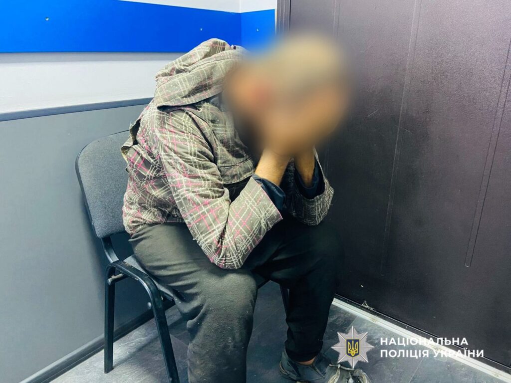 Потрощив майже три десятки пам'ятників: житель Одещини може загриміти на сім років до тюрми за скоєне на цвинтарі