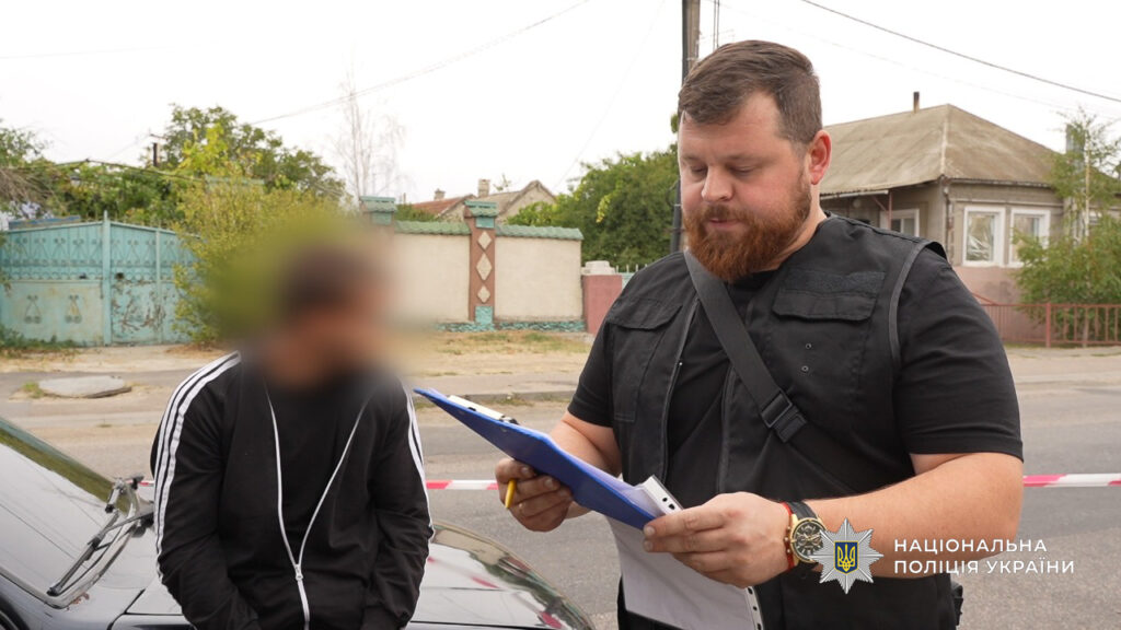 Видавали себе за волонтерів та ошукували військових по всій Україні: на Одещині викрили етнічну групу шахраїв