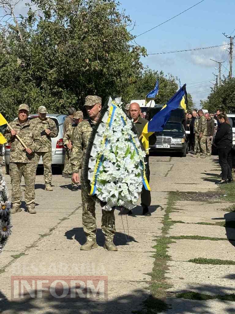 Кілійська громада попрощалася із загиблим майже два роки тому Михайлом Фоменком