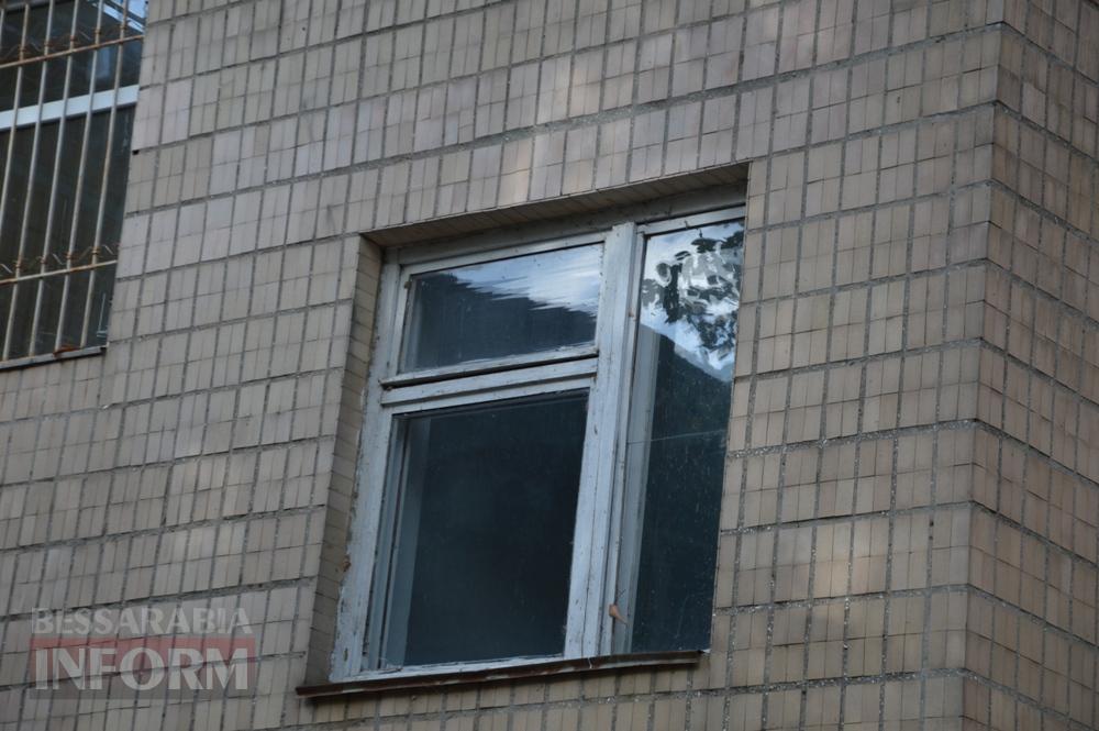 У Білгород-Дністровській міськлікарні завдяки спонсорській допомозі замінять понад 50 вікон, пошкоджених після прильотів