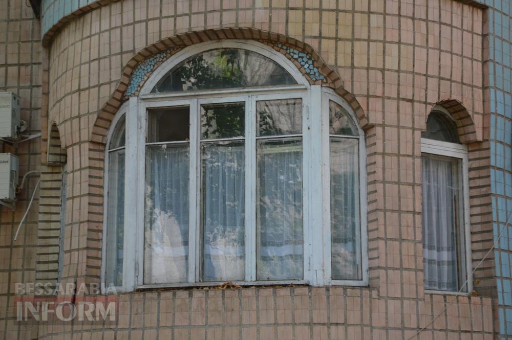 У Білгород-Дністровській міськлікарні завдяки спонсорській допомозі замінять понад 50 вікон, пошкоджених після прильотів