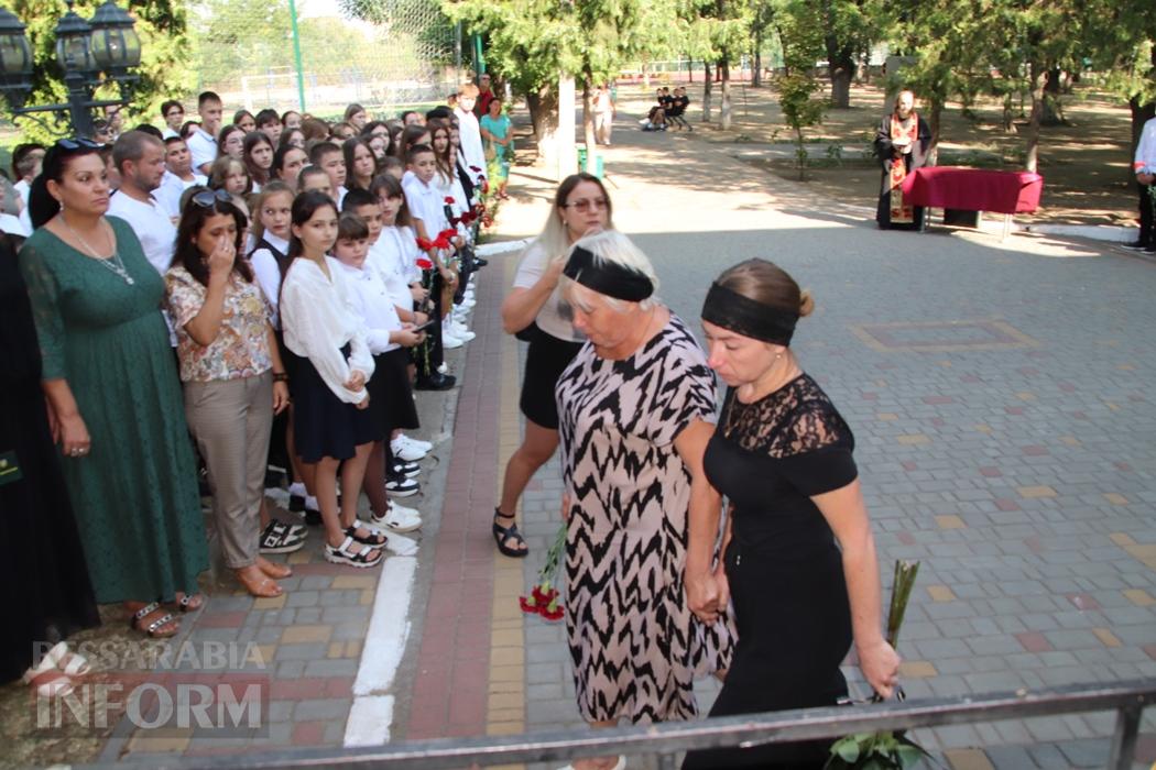 На сороковий день загибелі: у Болграді відкрили меморіальну дошку на честь полеглого Героя Олександра Бур’янова