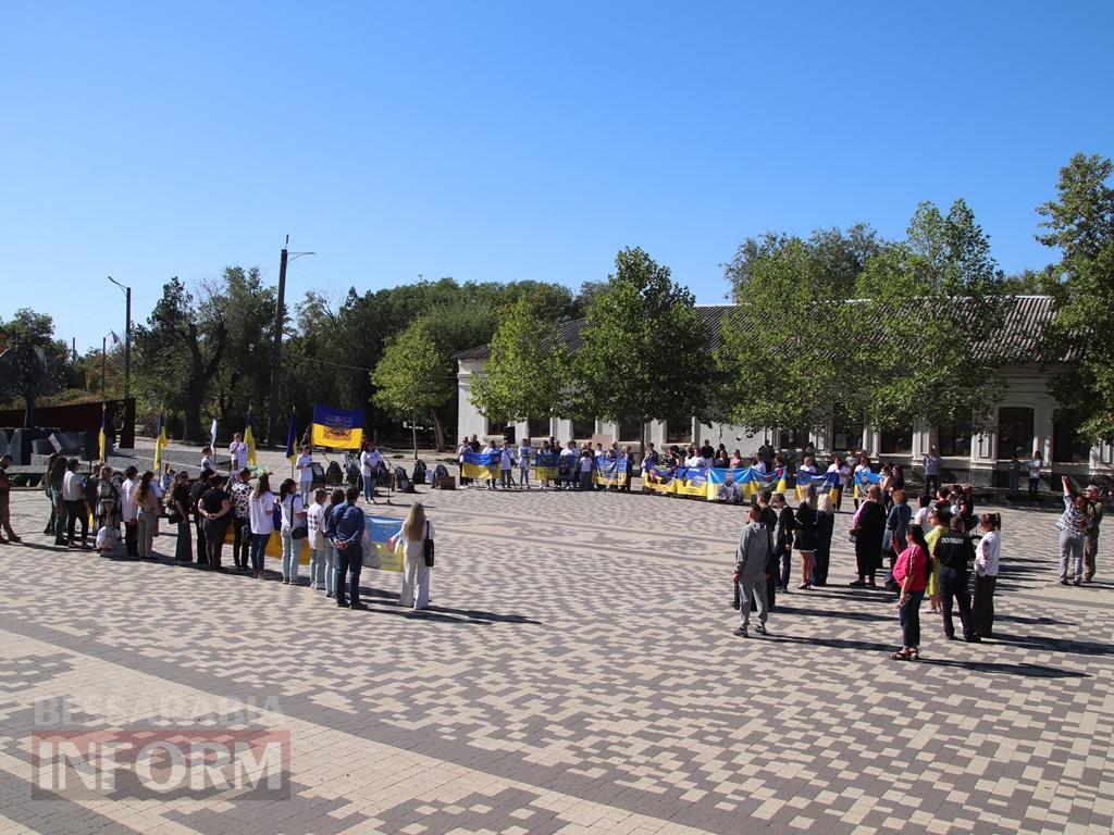 Нагадаємо, надіємось та чекаємо: в Болграді пройшла акція на підтримку безвісти зниклих та полонених бійців 122 окремої бригади ТрО