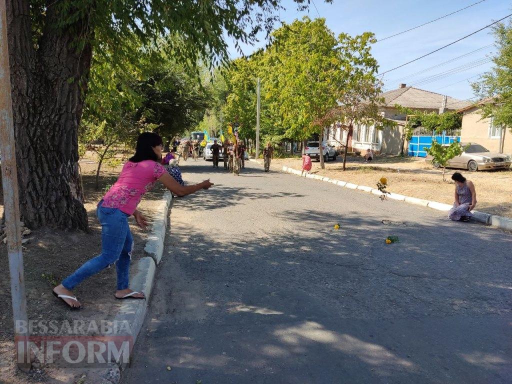Болград схилив голови у скорботі: в останню путь провели воїна Олександра Фазли