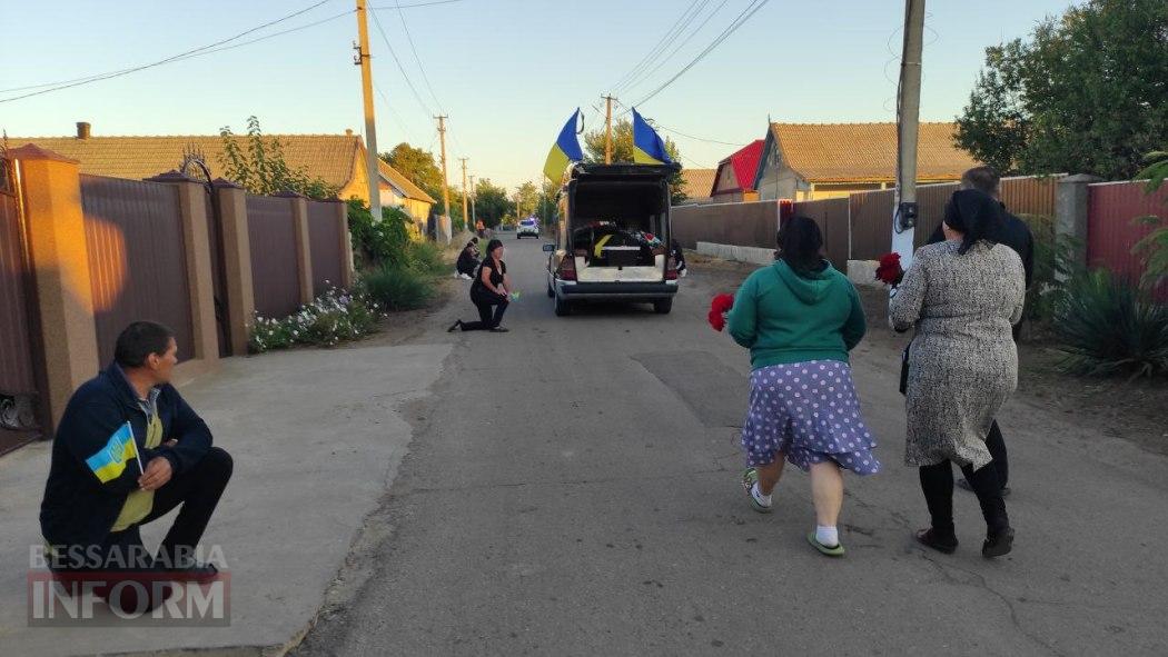 У Кілійській громаді попрощалися з військовим, чиє серце зупинилося на фронті