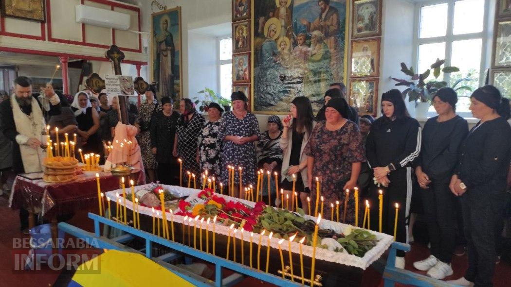 У Кілійській громаді попрощалися з військовим, чиє серце зупинилося на фронті