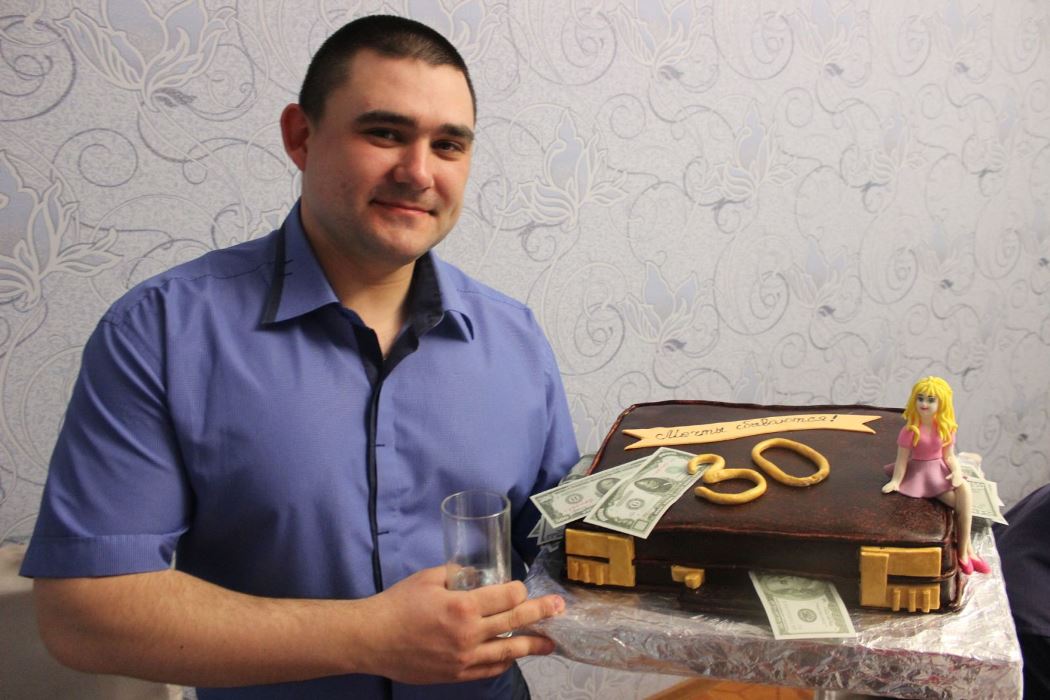«Я кожній матері бажаю такого сина», - пам’яті загиблого на війні сина ексмера Болграда, офіцера-морпіха Олександра Калова