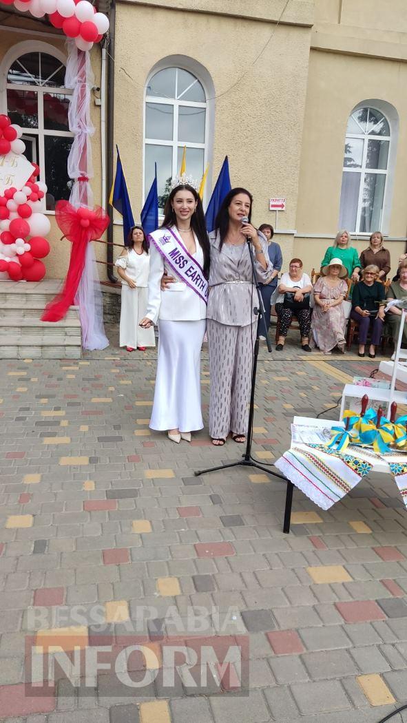 До рідної школи в Болграді завітала «Міс Земля Україна 2024» Марія Желяскова