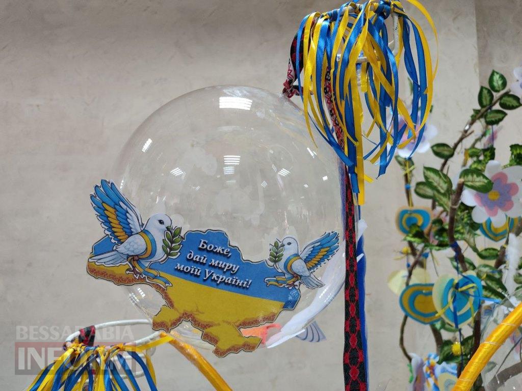 Листівки та квіти для наших Героїв: аккерманці віддали шану захисникам і захисницям України