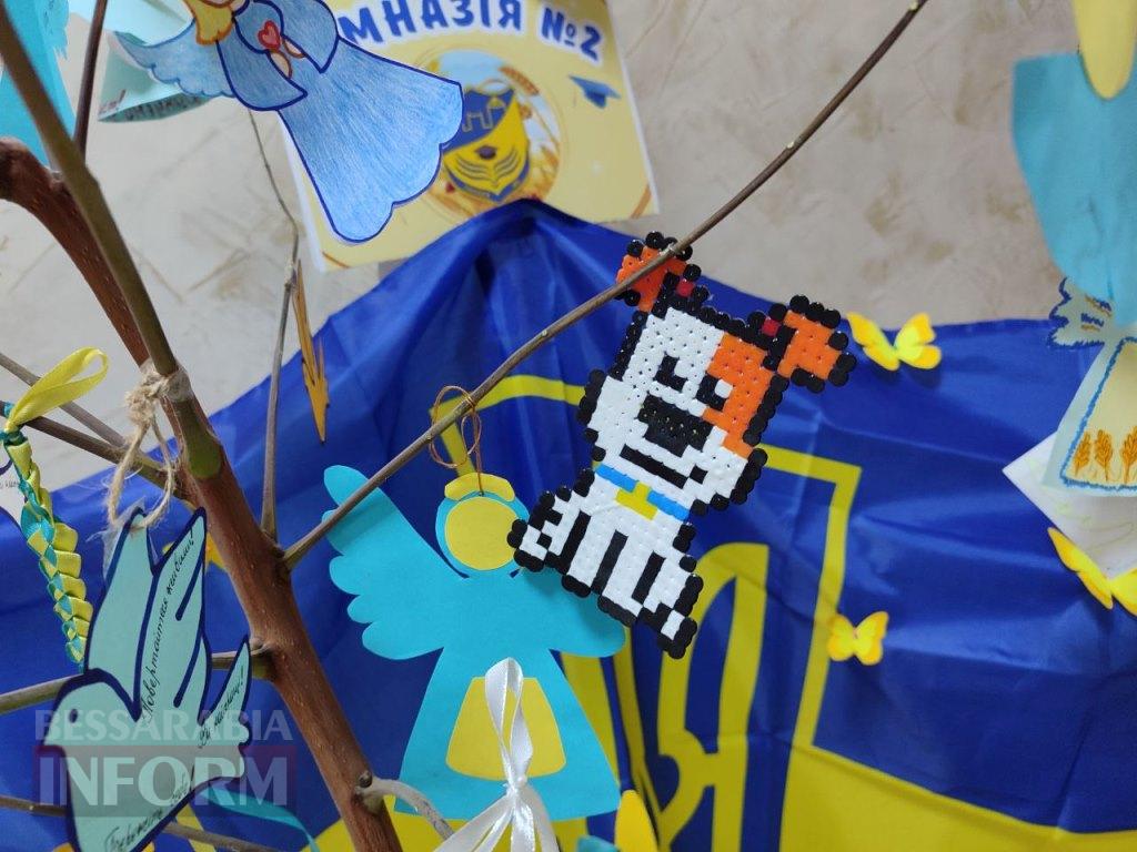 Листівки та квіти для наших Героїв: аккерманці віддали шану захисникам і захисницям України