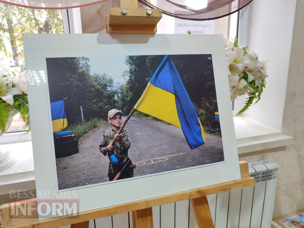 Листівки та квіти для наших Героїв: аккерманці віддали шану захисникам і захисницям України