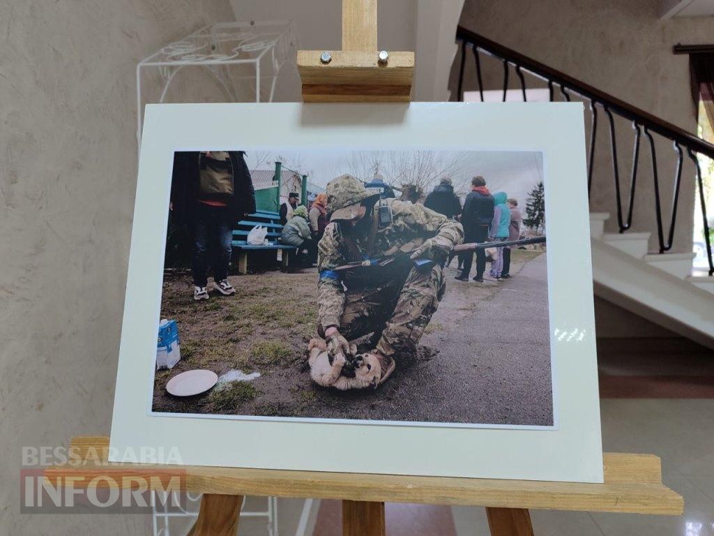Листівки та квіти для наших Героїв: аккерманці віддали шану захисникам і захисницям України