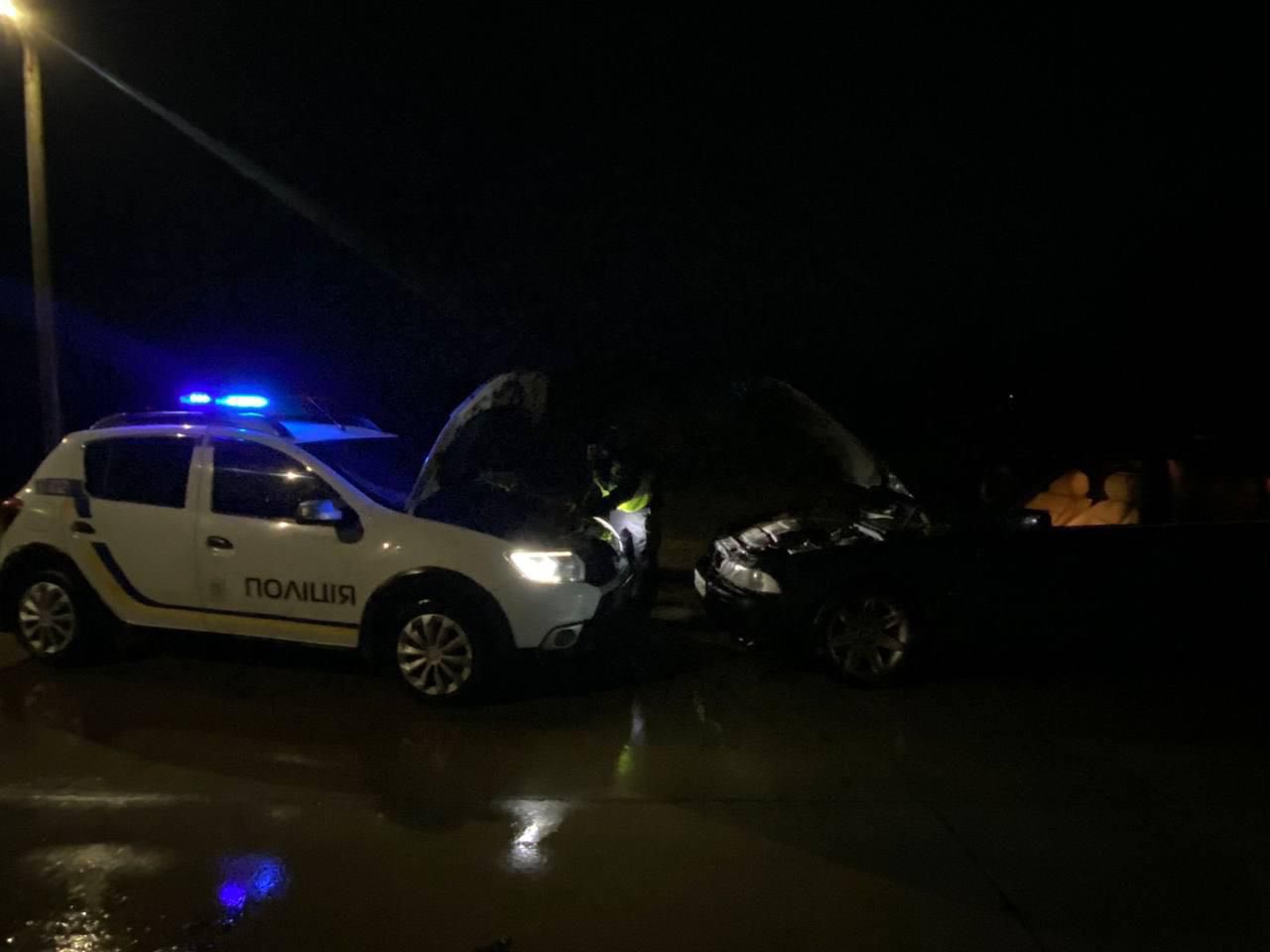 Ізмаїльські поліцейські надавали допомогу водіям на дорозі під час погіршення погодних умов