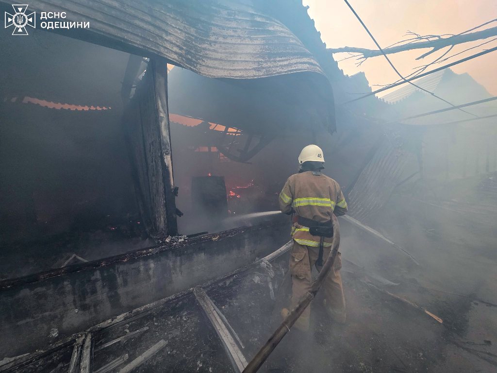 Унаслідок атаки шахедів у Аккермані пошкоджено цивільну інфраструктуру: є постраждала