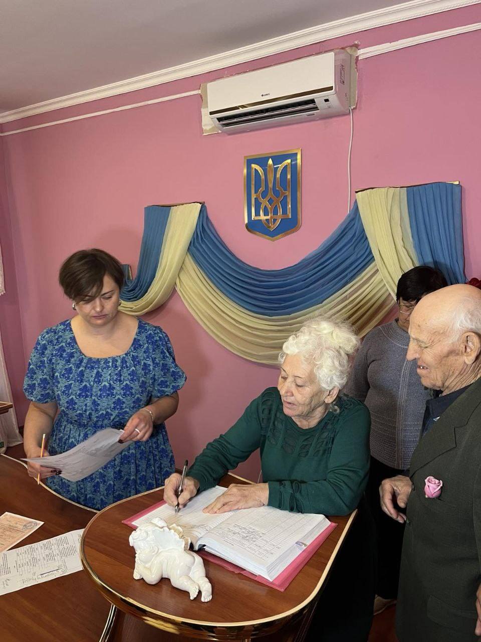 Кохання знаходить в будь-якому віці: в Арцизькій громаді побралися переселенці похилого віку