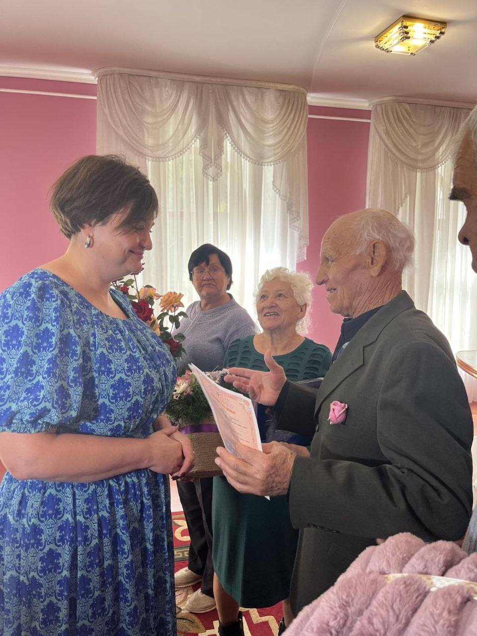 Кохання знаходить в будь-якому віці: в Арцизькій громаді побралися переселенці похилого віку