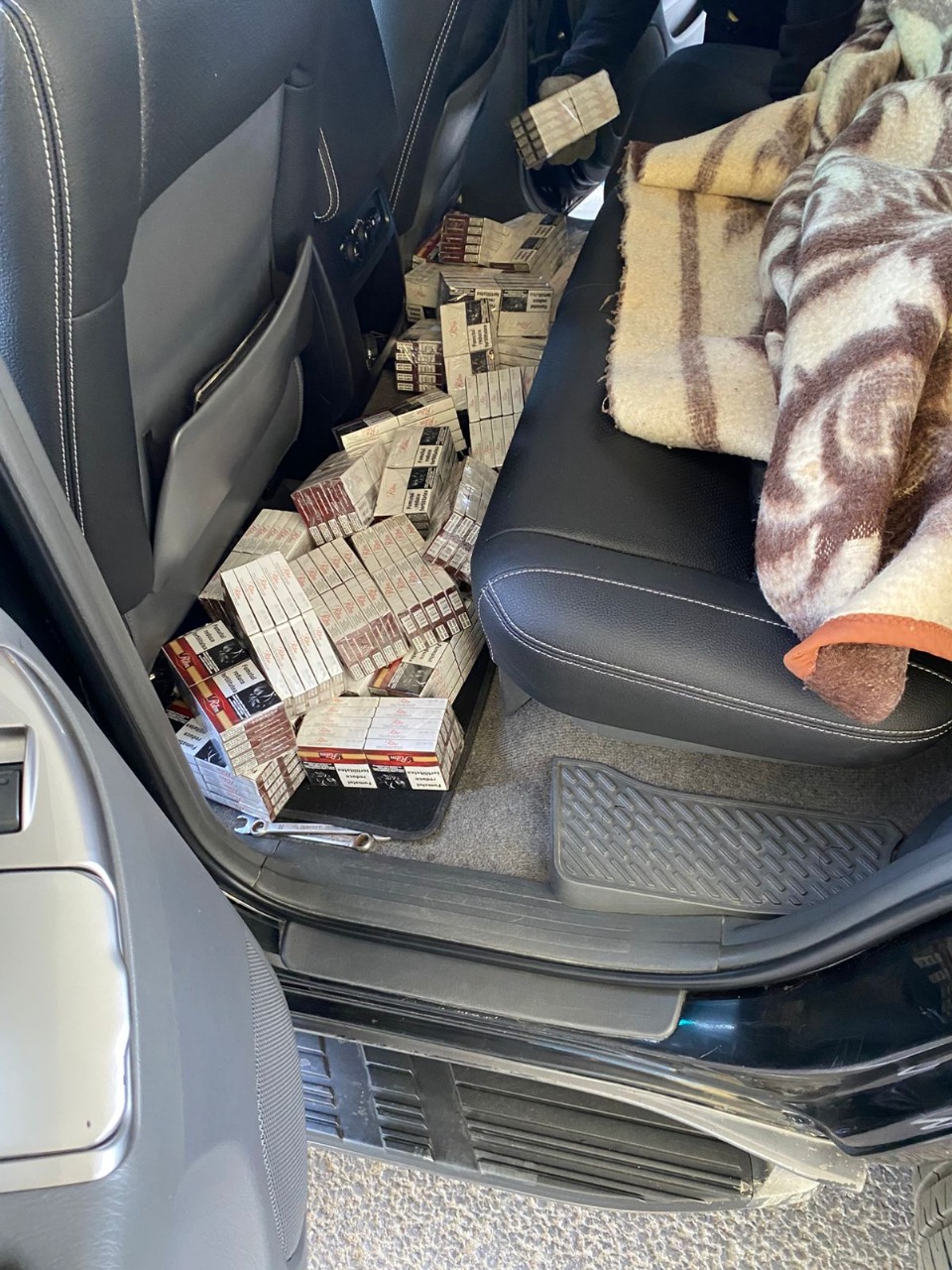 У пункті пропуску Болградського району прикордонники виявили партію контрабандних цигарок