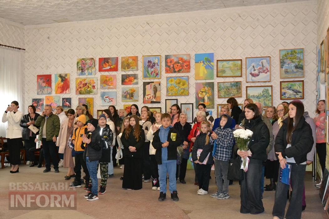 Малює всесвіт очима душі: у Кілії відкрилася персональна виставка Валерії Левенцової