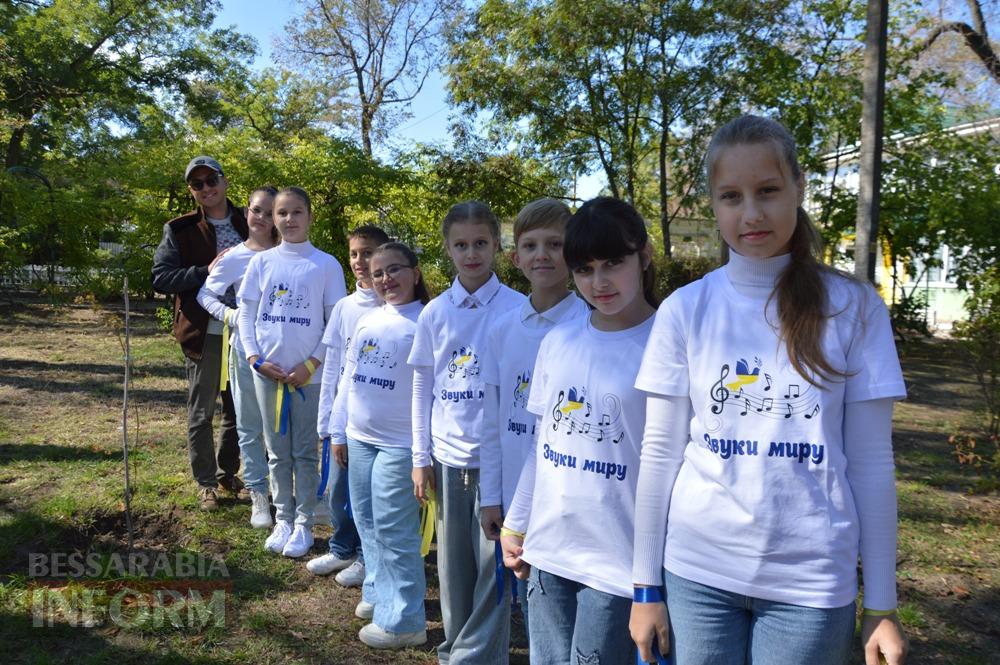«Об'єднані однією метою»: Аккерман підтримав донатами українських захисників на благодійному ярмарку у центрі міста
