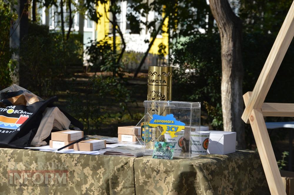 «Об'єднані однією метою»: Аккерман підтримав донатами українських захисників на благодійному ярмарку у центрі міста