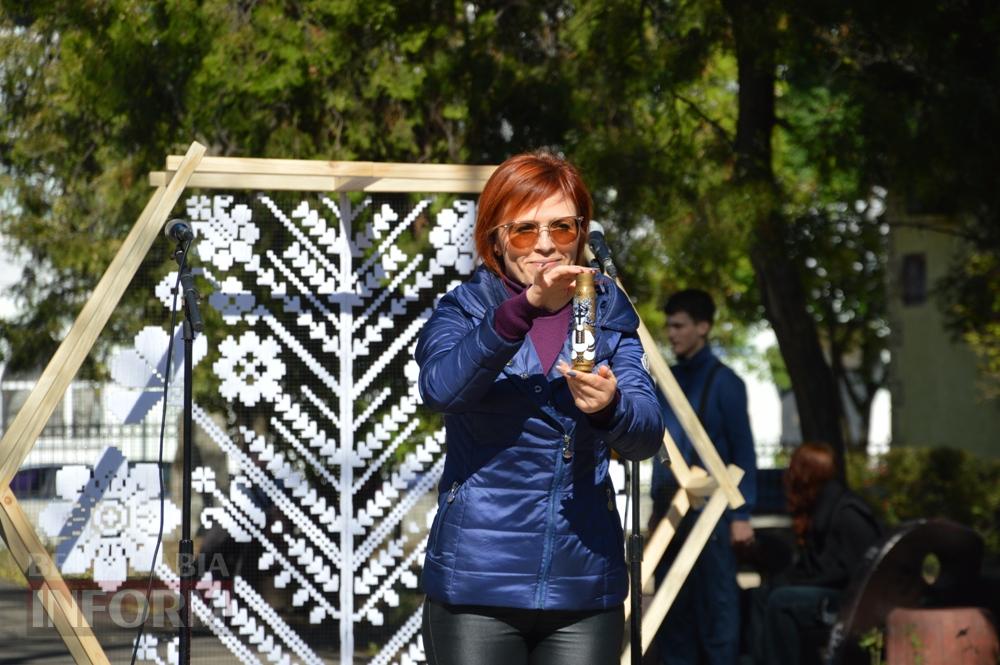 «Об'єднані однією метою»: Аккерман підтримав донатами українських захисників на благодійному ярмарку у центрі міста