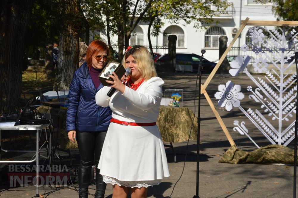 «Об'єднані однією метою»: Аккерман підтримав донатами українських захисників на благодійному ярмарку у центрі міста