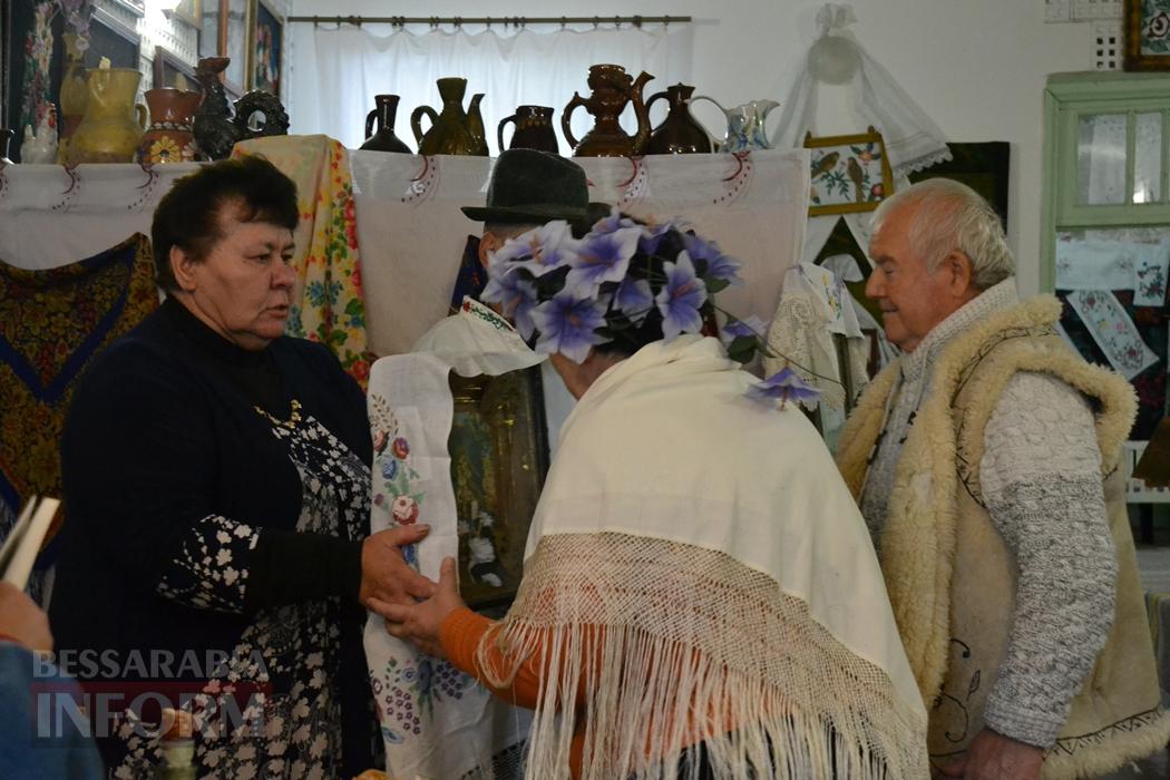 На черговому засіданні "Берегині" в Кілії показали весільні обряди Придунав'я