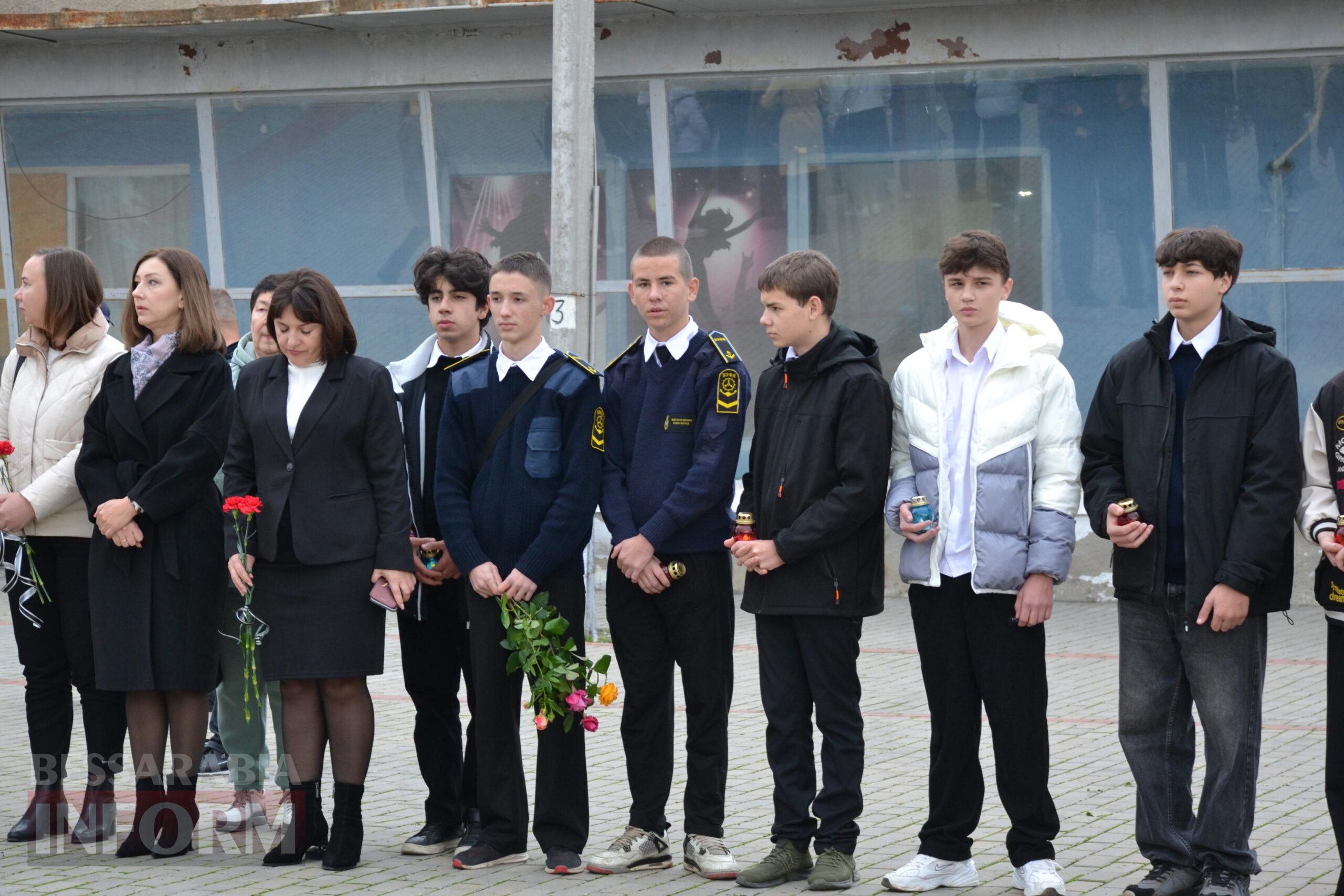 Урочистості з нагоди Дня міста Кілія розпочалися з покладання квітів на Алеї Слави