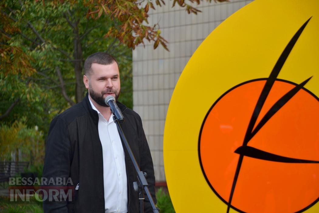 Подарунок мера: в Кілії до 2707-річчя відкрили нову стелу з логотипом громади - як це було