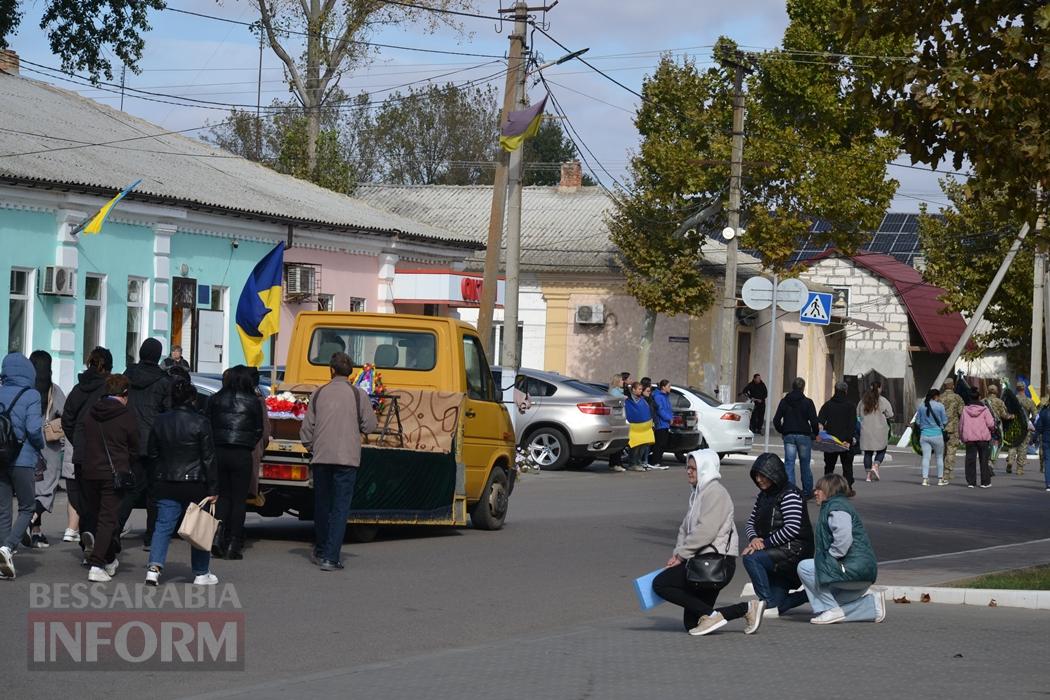 Добровольцем пішов на фронт та не встиг отримати відзнаку: Кілія простилася із раптово померлим військовим